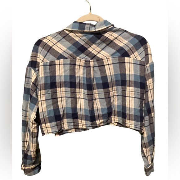 Forever 21 cropped flannel top size MEDIUM - Picture 6 of 6
